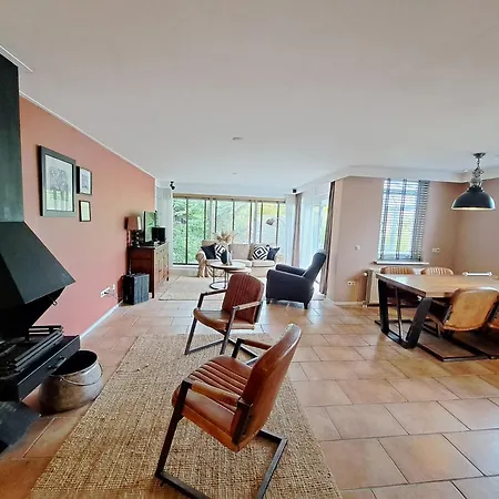 Feriehus Charmante Woning Omheinde Tuin, Dichtbij Strandje Vp023