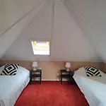 Holiday home Charmante Woning Omheinde Tuin, Dichtbij Strandje Vp023 *