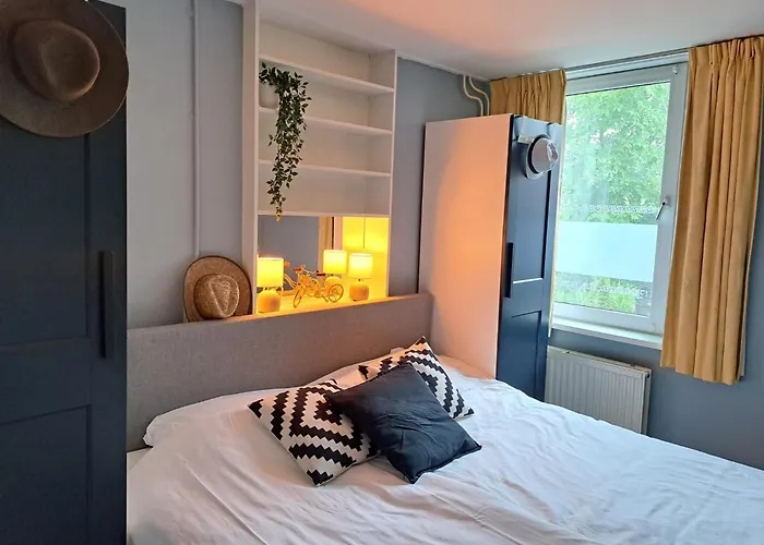 Casa de Férias Charmante Woning Omheinde Tuin, Dichtbij Strandje Vp023